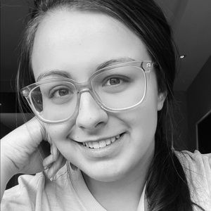 Meet your Posher, Raegan